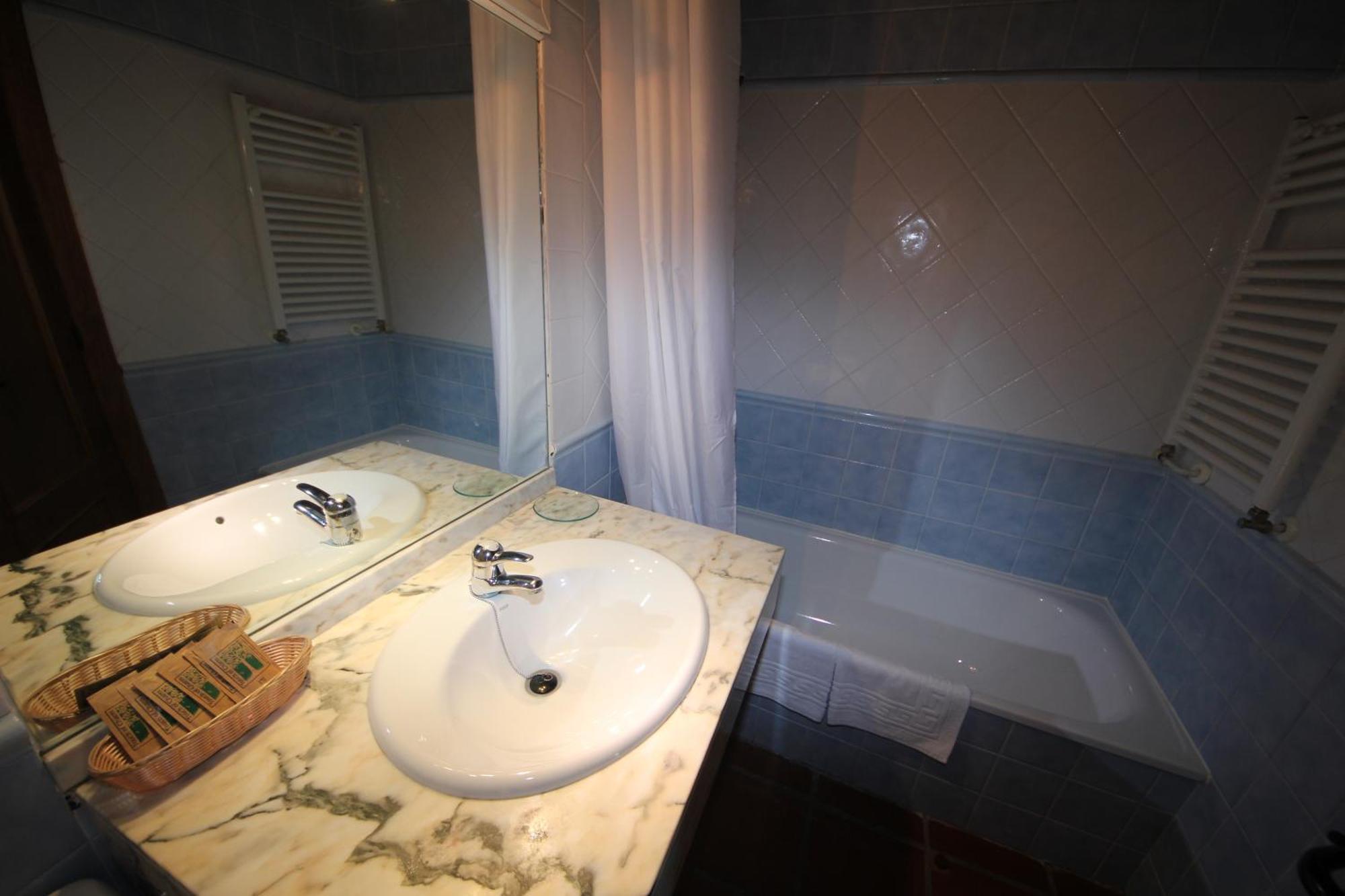 Aparthotel La Hospederia Del Silencio Robledillo de la Vera Camera foto